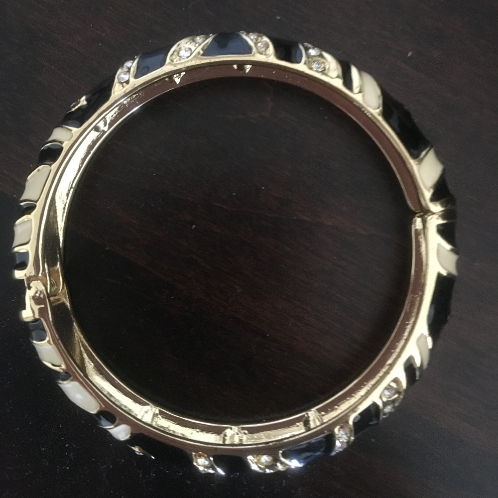 Cache Costume Jewelry Bracelet w/Box NWOT